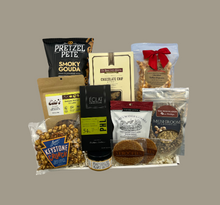 Load image into Gallery viewer, Pennsylvania Treats Gift Box. Local Pennsylvania Gift Box. Taste Pennsylvania