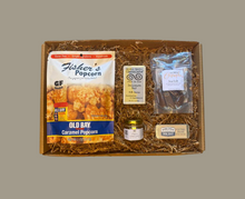 Load image into Gallery viewer, Delaware Small Wonders Gift Box. Taste Local Eats. Regional Gift Box