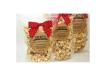 Load image into Gallery viewer, Mojo&#39;s Popcorn Company. Toffee Popcorn Snack Pouch 
